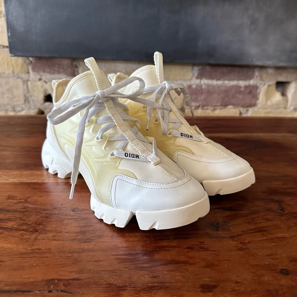 Dior D-Connect Sneaker - Picture 2 of 12